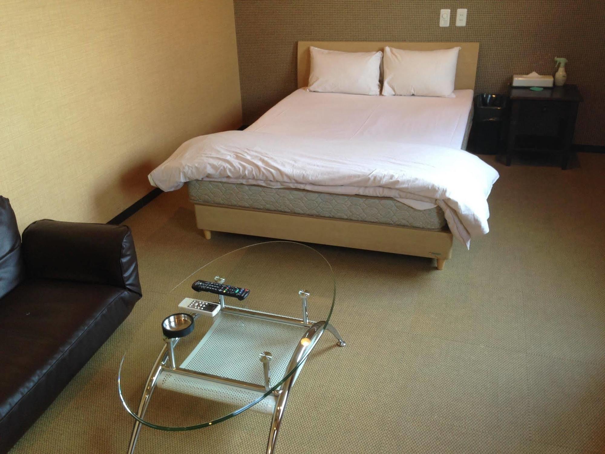 Uehonmachi Plaza Hotel (Adults Only) Osaka Zewnętrze zdjęcie